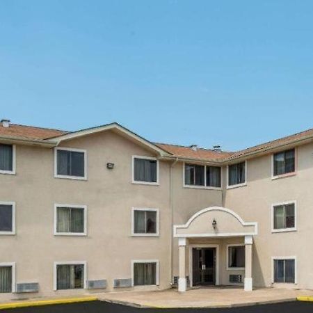 Quality Inn & Suites Earth City Exterior foto